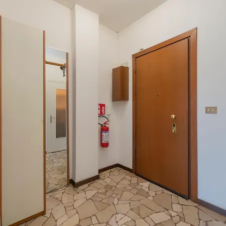 I-host - Marochetti 10 * Milano