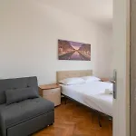 I-host - Marochetti 10 * Milán