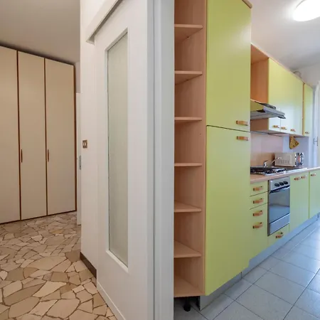 I-host - Marochetti 10 Mailand